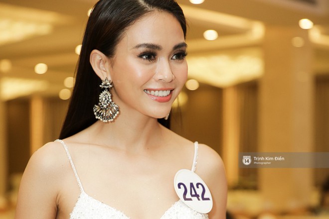 Clip: D&agrave;n th&iacute; sinh nổi bật Hoa hậu Ho&agrave;n vũ 2017 h&eacute; lộ đối thủ nặng k&yacute; m&agrave; bản th&acirc;n phải d&egrave; chừng - Ảnh 3.