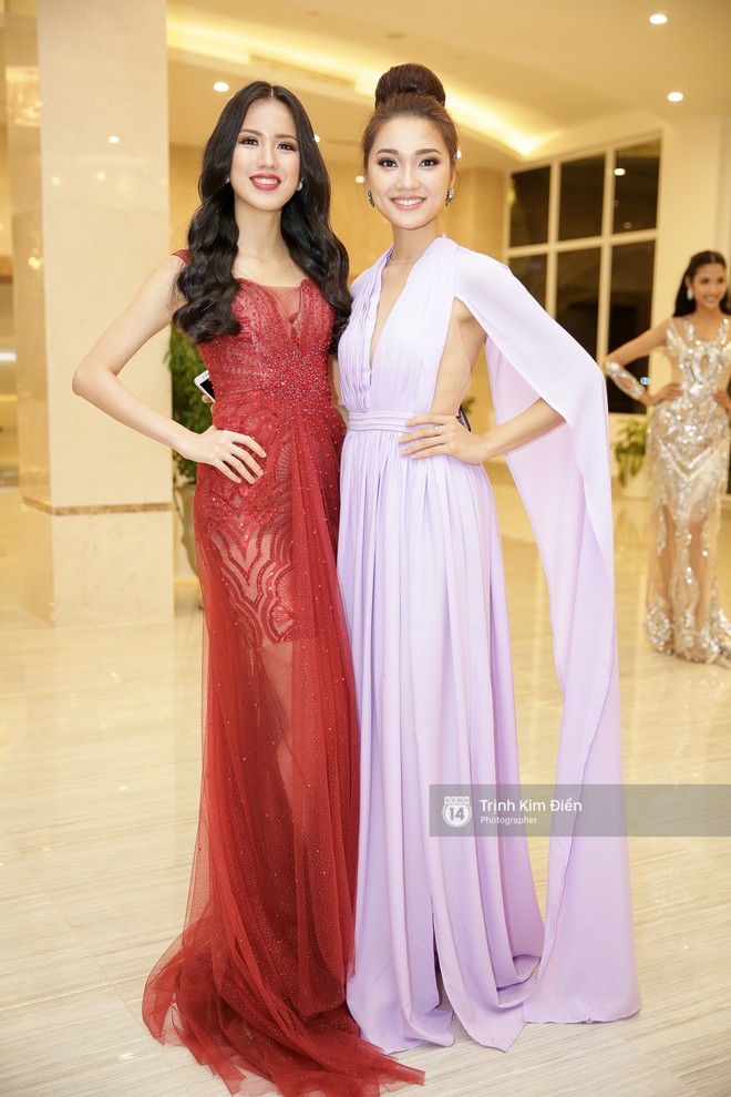 Là đối thủ trực diện, Hoàng Thuỳ và Mâu Thủy vẫn thân thiết sánh đôi trong tiệc kỉ niệm 10 năm Hoa hậu Hoàn vũ Việt Nam - Ảnh 12.