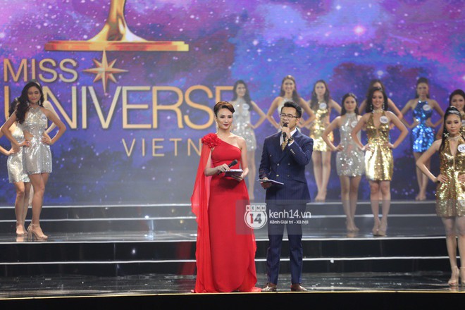 Chung kết Hoa hậu Hoàn vũ Việt Nam 2017: Khán giả thưa thớt, ngồi rải rác khắp khán đài - Ảnh 1.