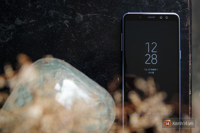 Đập hộp Galaxy A8 (2018): Có gì mới trong bộ sản phẩm cận cao cấp chính hãng Samsung? - Ảnh 16.