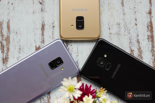Đập hộp Galaxy A8 (2018): Có gì mới trong bộ sản phẩm cận cao cấp chính hãng Samsung? - Ảnh 7.