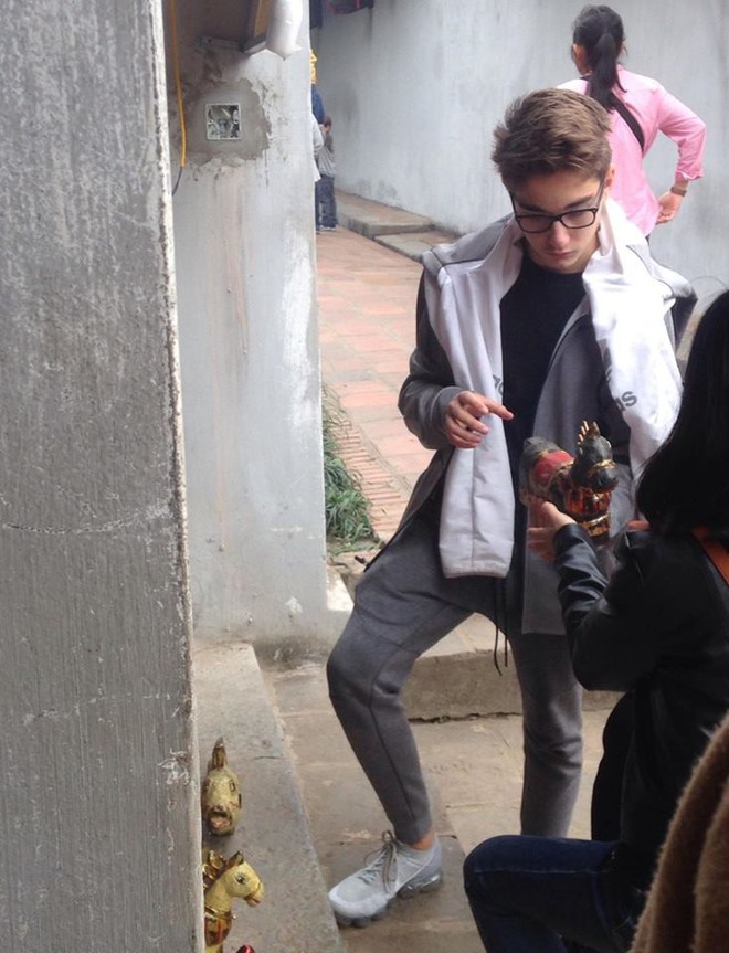 Cậu bạn ngoại quốc nổi tiếng với 3s lên Thời sự: Cao 1m76, biết nói 6 thứ tiếng - Ảnh 10.