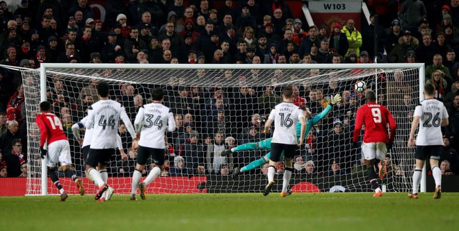 Lingard lập tuyệt phẩm, Man Utd chật vật đi tiếp ở FA Cup - Ảnh 4.