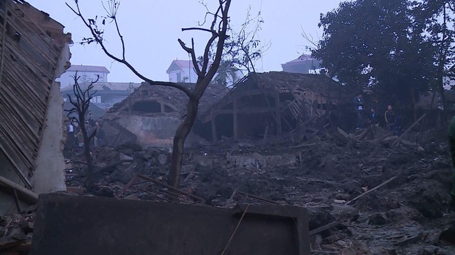 Nổ kinh hoàng ở Bắc Ninh lúc rạng sáng khiến 2 cháu bé tử vong, nhiều ngôi nhà bị san phẳng - Ảnh 3.