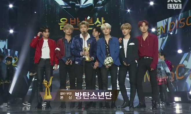 BTS và IU phá kỉ lục 10 năm của Grammy Hàn Quốc - Ảnh 2.