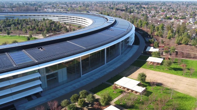 Apple vừa hoàn thành xong trụ sở mới cực hoành tráng, trông như đĩa bay ngoài hành tinh - Ảnh 1.