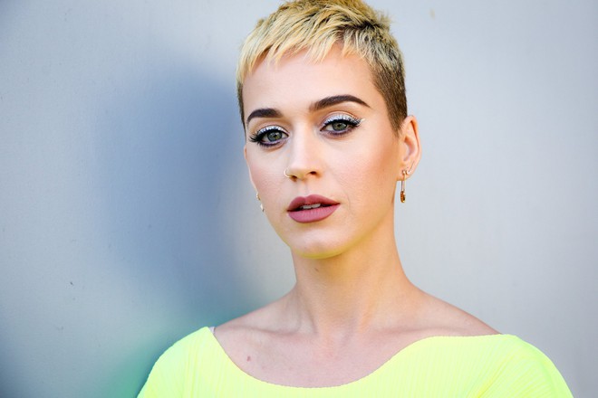 Nghệ sỹ Anh tố Katy Perry và SF9 sử dụng hình ảnh không xin phép trong album mới - Ảnh 1.