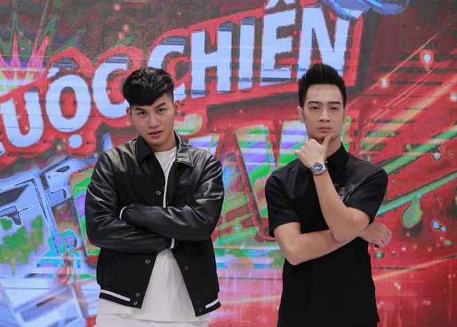 Cuộc chiến mỹ vị: Ali Ho&agrave;ng Dương - SlimV bắt tay l&agrave;m kh&oacute; đầu bếp nhưng bất th&agrave;nh - Ảnh 1.