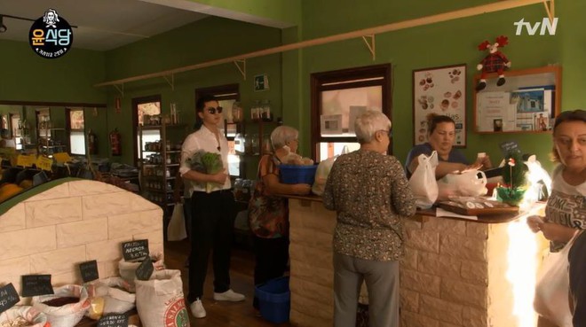 Mỹ nam Park Seo Joon: kh&ocirc;ng chỉ đẹp trai m&agrave; c&ograve;n chi&ecirc;n g&agrave; đi&ecirc;u luyện tr&ecirc;n show truyền h&igrave;nh - Ảnh 1.