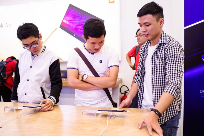 TP. HCM khai trương cửa hàng Xiaomi đầu tiên ở Việt Nam - Ảnh 19.