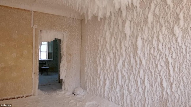 Những căn nhà đóng băng: Cảnh tượng đáng kinh ngạc trong mùa đông tại Nga khi nhiệt độ nhiều vùng giảm xuống -67 độ C - Ảnh 5.