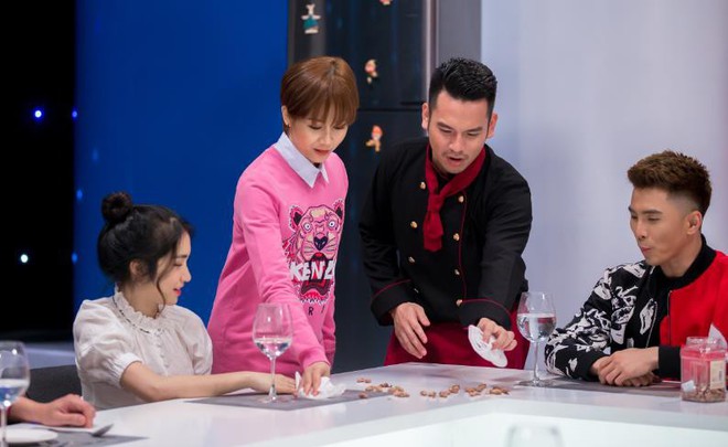 H&ograve;a Minzy cười ph&aacute; l&ecirc;n khi gặp đ&uacute;ng đầu bếp th&iacute;ch cưa cẩm bằng... Ca dao - Tục ngữ! - Ảnh 10.