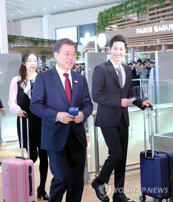 Sau vợ Song Hye Kyo, đến lượt Song Joong Ki lịch lãm, điển trai dự sự kiện tầm cỡ cùng Tổng thống Hàn - Ảnh 10.