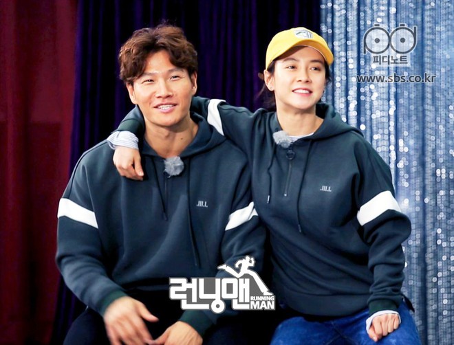 Không chỉ fan, cả thầy bói cũng mong Kim Jong Kook - Song Ji Hyo là một đôi - Ảnh 2.