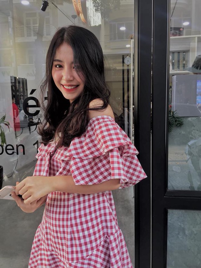 Giao điểm 2017-2018: Sao Việt ăn mặc đơn giản thoải m&aacute;i, c&aacute;c hot girl th&igrave; vẫn l&ecirc;n đồ chất lừ! - Ảnh 18.