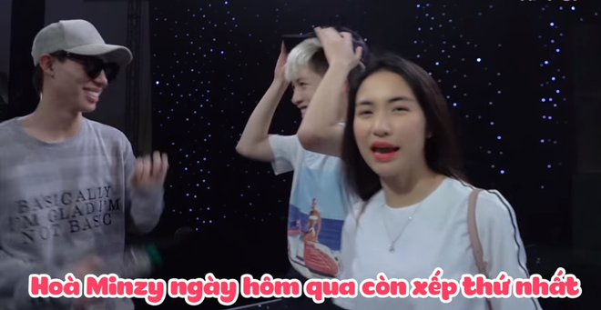 Clip hậu trường: Bị Hòa Minzy tố chạy vote, đây là câu trả lời lầy lội của Đức Phúc! - Ảnh 3.