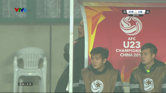 Khoảnh khắc n&agrave;y cho thấy chiến t&iacute;ch m&agrave; U23 Việt Nam gi&agrave;nh được đau tim đến thế n&agrave;o - Ảnh 2.