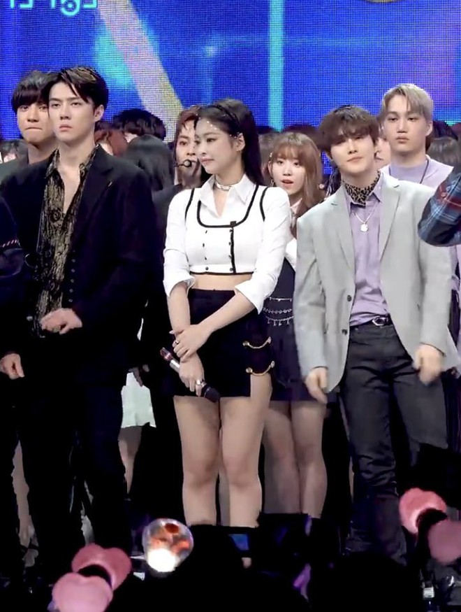 Đoạn clip c&oacute; plot twist cực mạnh: Fan mải ship Jennie với Mino v&agrave; Sehun nhưng Kai mới l&agrave; người hẹn h&ograve; c&ocirc; g&aacute;i ấy - Ảnh 3.