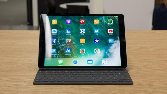 Bí ẩn về hàng lỗ nhỏ trên bàn phím iPad khiến nhiều người thắc mắc, thì ra đây là câu trả lời - Ảnh 1.