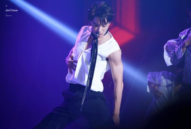 Chàng idol Kai (EXO) đốn đổ cả 2 nữ thần quyền lực nhất nhì Kpop: Sexy, sang chảnh nhưng tính cách đối lập hẳn - Ảnh 17.