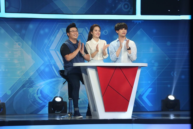 Phương Trinh Jolie xoạc chân, ép dẻo tưng bừng khi đi chơi gameshow - Ảnh 5.