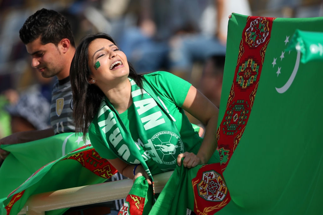 Fangirl Việt Nam và bạn bè châu lục khoe sắc tại Asian Cup 2019 - Ảnh 9.