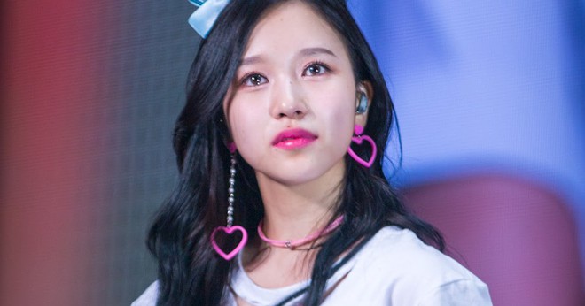 Top khoảnh khắc nước mắt kim cương huyền thoại của idol Kpop: Mỹ nhân TWICE đã nổi tiếng sau 1 đêm nhờ rơi lệ - Ảnh 15.