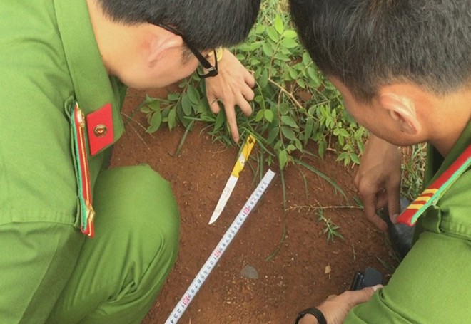 Cầm dao đ&acirc;m chết bạn nhậu v&igrave; g&acirc;y ồn &agrave;o, kh&ocirc;ng cho m&igrave;nh ngủ - Ảnh 1.