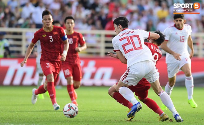 Số phận của đội tuyển Việt Nam tại Asian Cup 2019 có thể được quyết định bằng những chiếc thẻ vàng - Ảnh 2.