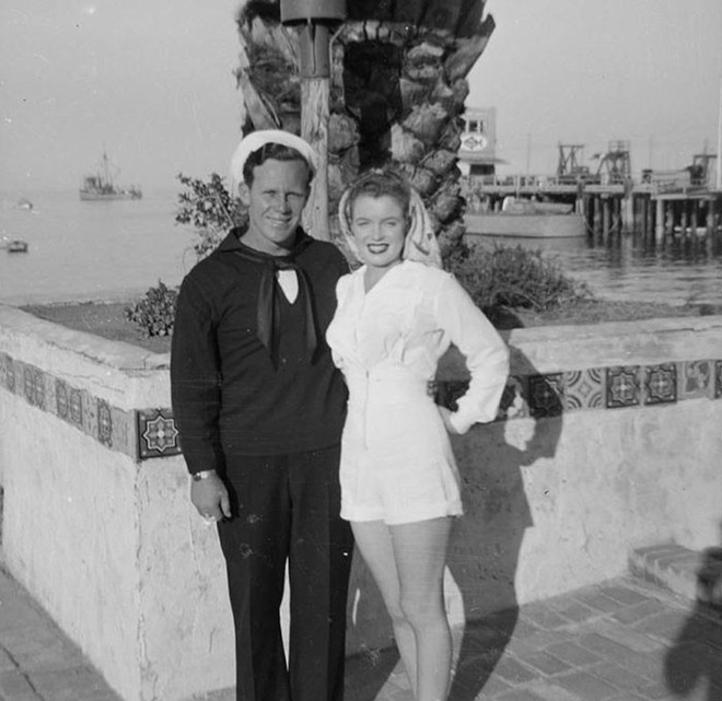 Hé lộ loạt ảnh hiếm thời chưa nổi tiếng của quả bom sex Marilyn Monroe - Ảnh 10.