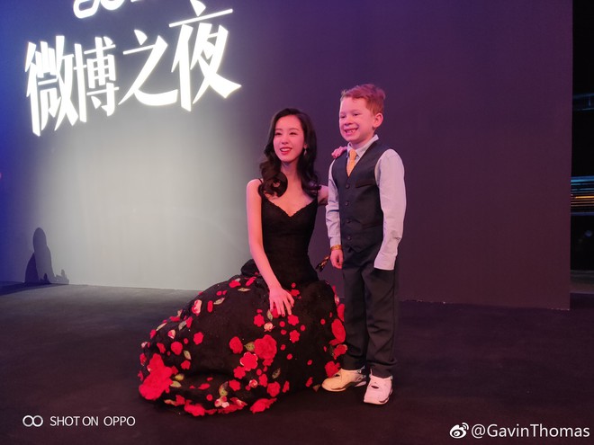Cậu bé meme đi dự sự kiện lớn ở Trung Quốc, cả dàn sao đình đám thi nhau xin chụp ảnh chung - Ảnh 5.