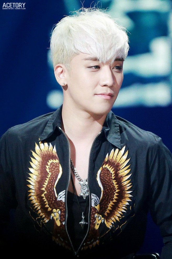 Phẫn nộ việc Seungri vẫn bị YG bạc đ&atilde;i: Tự biểu diễn v&igrave; bị cắt vũ c&ocirc;ng, stylist cũng bỏ sang l&agrave;m cho Black Pink? - Ảnh 1.