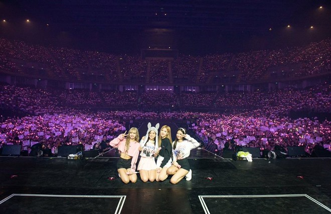 Dàn sao Thái khủng đến ủng hộ em gái quốc tế Lisa tại concert Black Pink, nhưng bố mẹ của cô mới là tâm điểm - Ảnh 20.