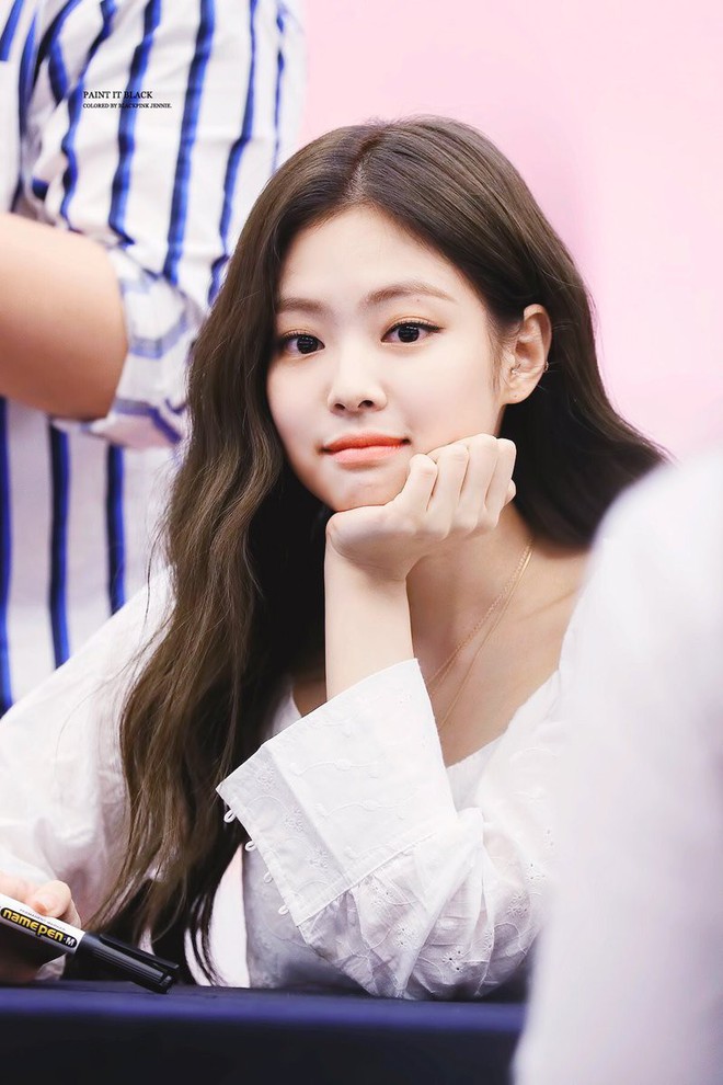 Không phải Jennie, Lisa (Black Pink) vượt qua đàn chị Taeyeon để trở thành nghệ sĩ nữ được quan tâm nhất Kbiz - Ảnh 5.