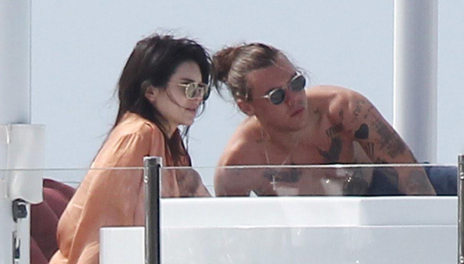 Dàn tình cũ chân dài sexy của Harry Styles trước Kiko: Từ Taylor Swift, Kendall Jenner cho đến các máy bay lớn tuổi - Ảnh 17.