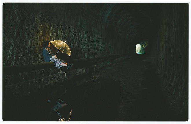 Hầm xe lửa Đà Lạt đẹp như phim Em sẽ đến cùng cơn mưa  - Ảnh 7.