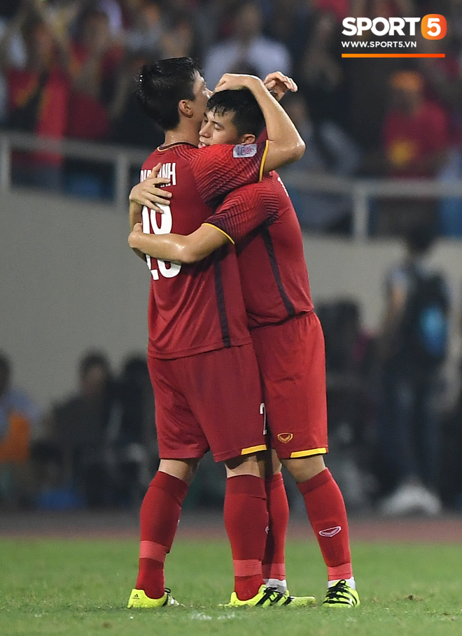 Lần đầu tiên 2 chàng ngự lâm Duy Mạnh - Đình Trọng cùng vắng bóng trong đội hình tuyển Việt Nam - Ảnh 2.