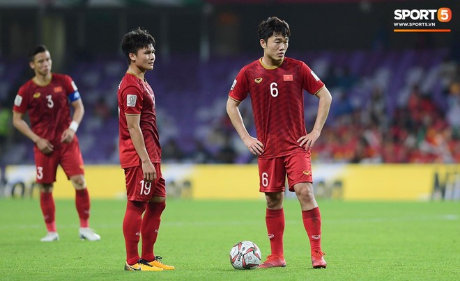 Quang Hải ăn mừng cực nhiệt khi tái hiện siêu phẩm cầu vồng tại Asian Cup 2019 - Ảnh 2.