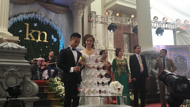 Đám cưới tại lâu đài trăm tỷ, rước dâu bằng Rolls-Royce và máy bay: Nam Định xứng đáng đứng đầu về độ chịu chơi tổ chức đám cưới - Ảnh 9.