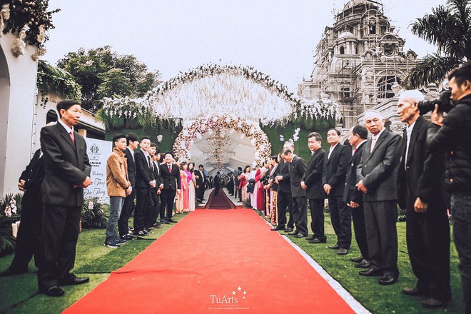 Đám cưới tại lâu đài trăm tỷ, rước dâu bằng Rolls-Royce và máy bay: Nam Định xứng đáng đứng đầu về độ chịu chơi tổ chức đám cưới - Ảnh 17.