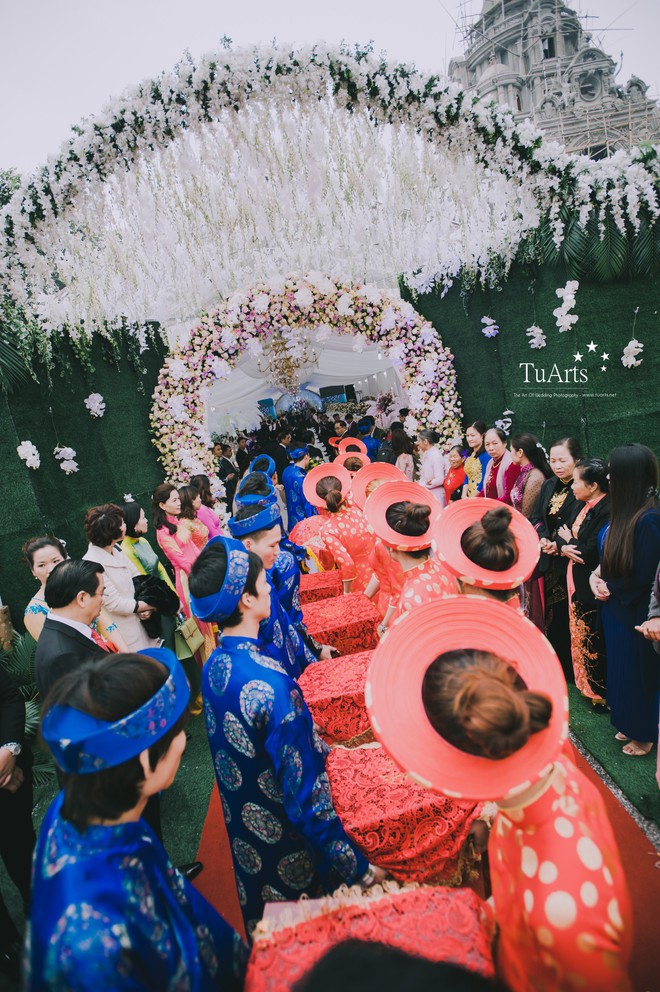 Đám cưới tại lâu đài trăm tỷ, rước dâu bằng Rolls-Royce và máy bay: Nam Định xứng đáng đứng đầu về độ chịu chơi tổ chức đám cưới - Ảnh 18.