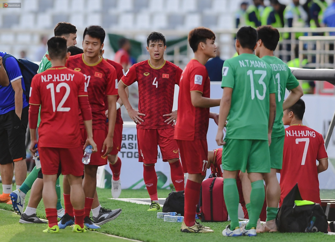 Này những chàng trai áo đỏ, các bạn có thể trở thành “chiến binh tuyết trắng” một lần nữa, được không? - Ảnh 1.