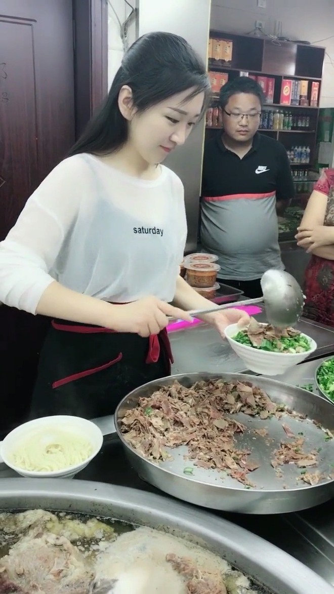 T&acirc;y Thi b&aacute;n m&igrave; b&ograve; để lộ nhan sắc thật, cư d&acirc;n mạng k&ecirc;u g&agrave;o: Lại th&ecirc;m một c&uacute; lừa! - Ảnh 2.