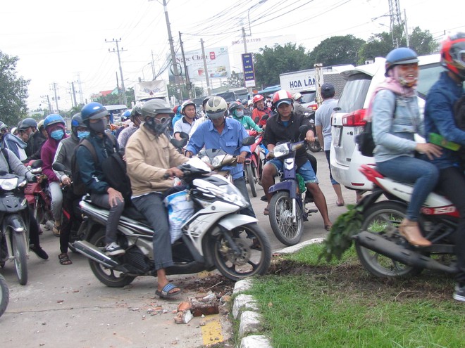 Sẽ khởi tố vụ tai nạn thảm khốc khiến ít nhất 20 người dừng đèn đỏ thương vong ở tỉnh Long An - Ảnh 3.