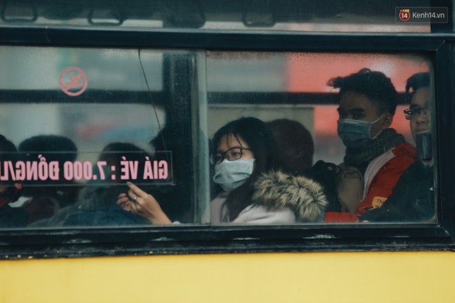 Người Hà Nội, Sài Gòn co ro trong ngày đầu đi làm sau kỳ nghỉ Tết Dương lịch 2019 - Ảnh 4.