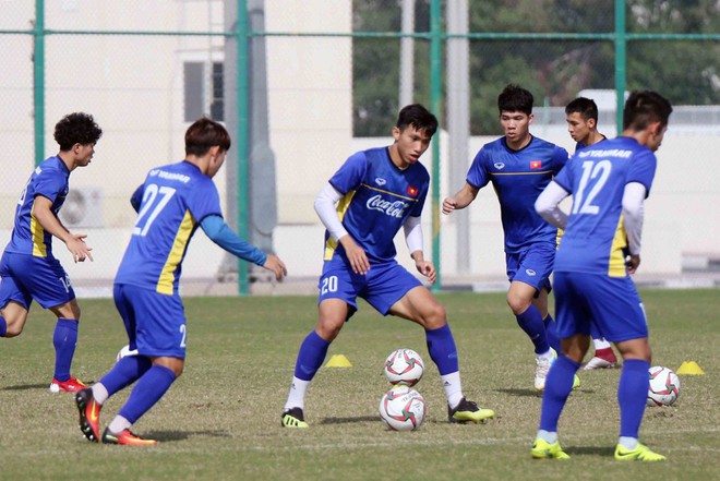 HLV Park Hang-seo v&agrave; c&aacute;c học tr&ograve; khẩn trương chuẩn bị cho trận mở m&agrave;n Asian Cup 2019 - Ảnh 9.