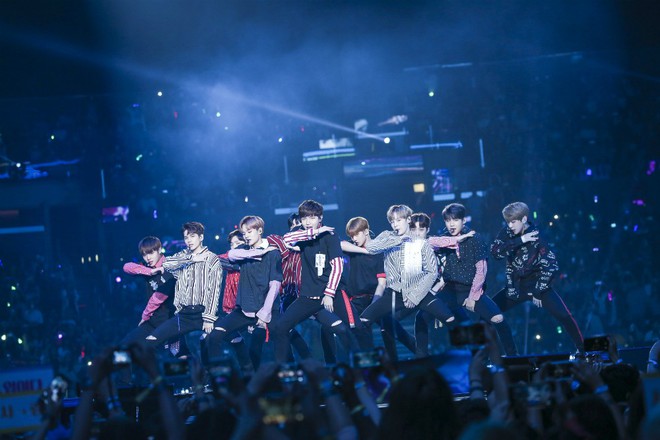 Tạm biệt Wanna One: Kỳ tích tựa chiếc đồng hồ phép màu đếm ngược 1 năm, rung chuyển cả châu Á bằng cả tấm lòng - Ảnh 3.