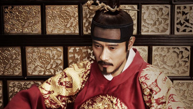 Mặc kệ cái bóng đàn anh Masquerade, The Crowned Clown của Yeo Jin Goo vẫn tỏa sáng trong lòng khán giả - Ảnh 1.