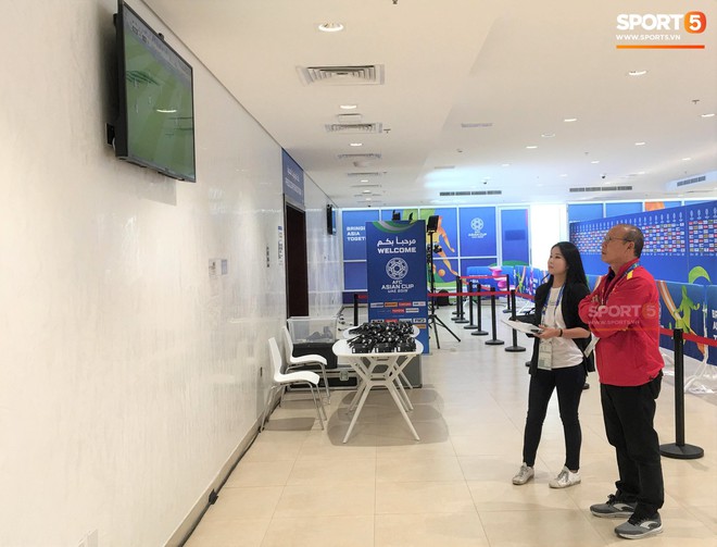 Không đi shopping cùng học trò, HLV Park Hang-seo lặng lẽ đi thăm dò đối thủ ở tứ kết Asian Cup 2019 - Ảnh 3.