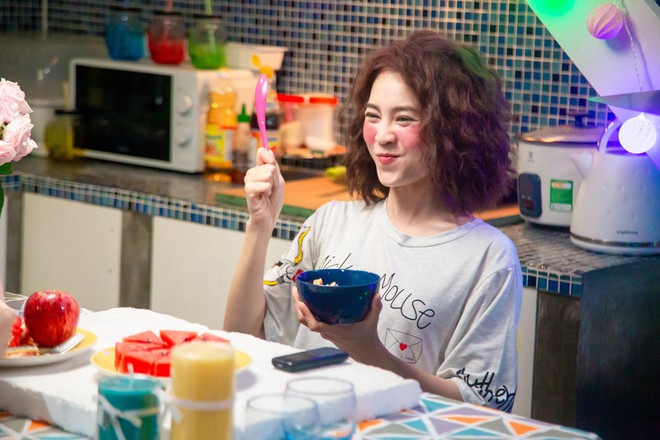 Thiếu sắc thừa duy&ecirc;n, 4 n&agrave;ng vịt bầu xấu x&iacute; n&agrave;y vẫn đốn gục tr&aacute;i tim kh&aacute;n giả Việt - Ảnh 2.